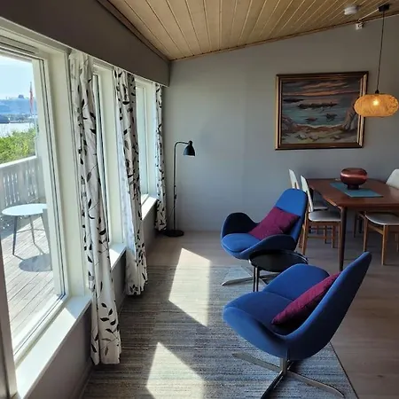 Lovely Views Across The Fjord, Free Parking Appartamento