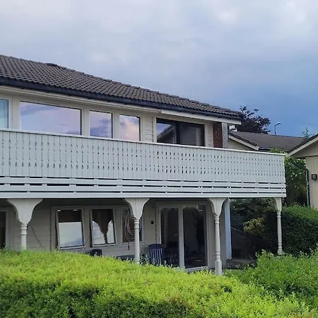 Apartmán Lovely Views Across The Fjord, Free Parking