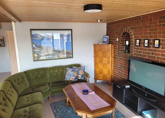 Lovely Views Across The Fjord, Free Parking Apartament *